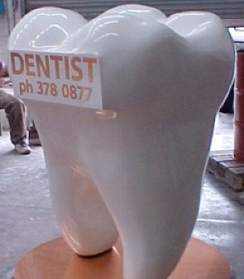 TOOTH SIGNAGE FOR DENTIST